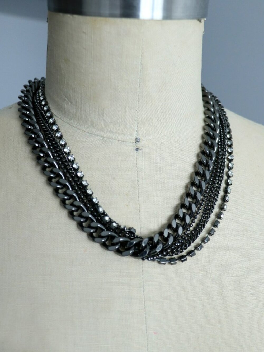 Espirt Gun metal Chain Rhinestone Statement Necklace - Picture 2 of 4